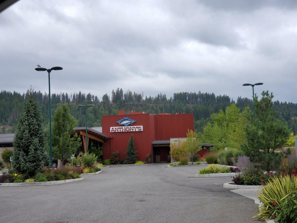Huetter Lane Hotel Exterior photo